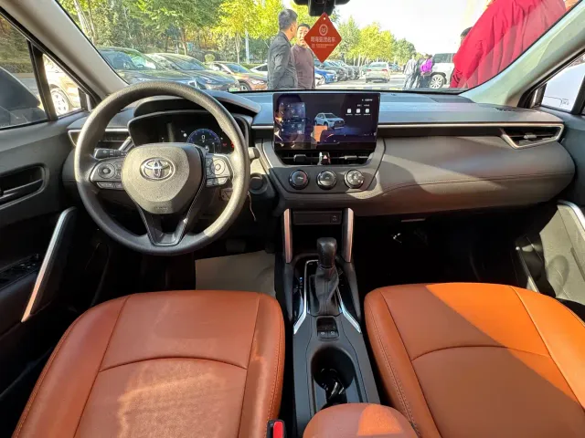 Toyota Corolla Cross — Фото автомобиля 9