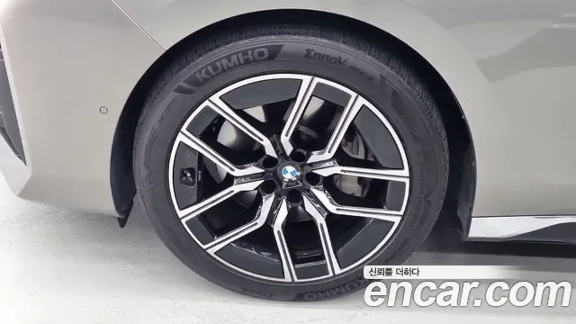 BMW 7 Series G70 — Фото автомобиля 17