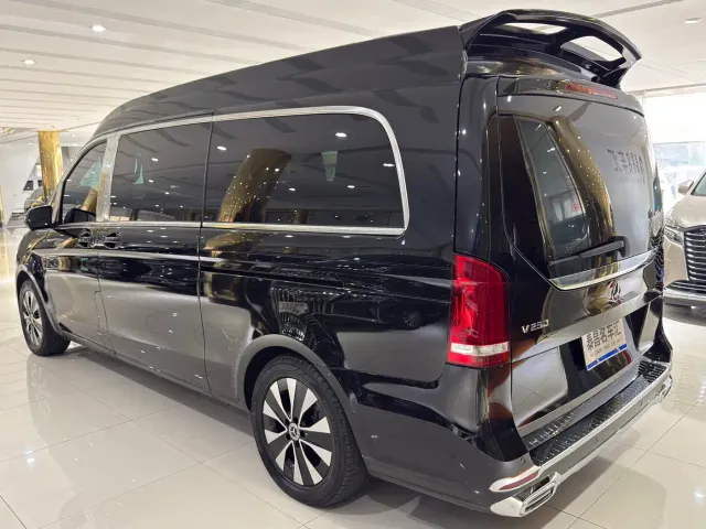 Mercedes-Benz V-Class — Фото автомобиля 4