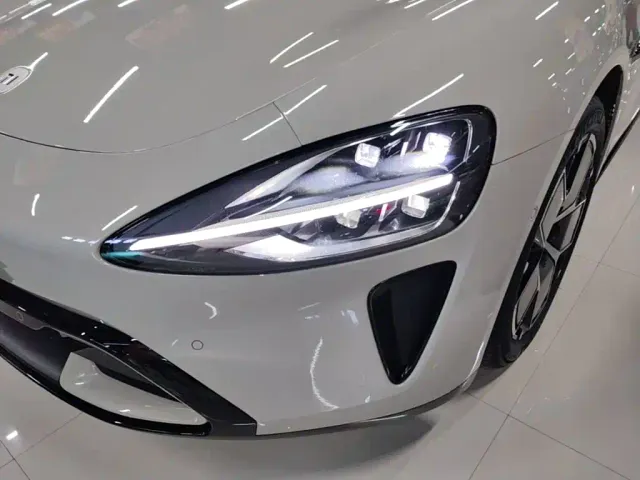 Xiaomi SU7 — Фото автомобиля 23