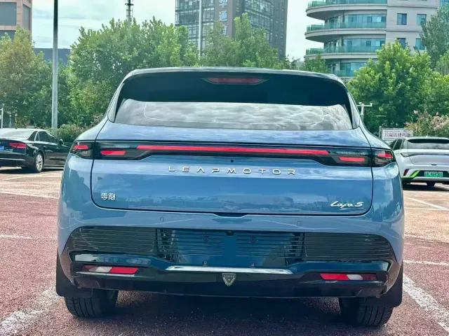 Leapmotor Lafa 5 — Фото автомобиля 5