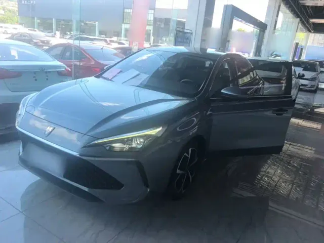 Фотография автомобиля — Roewe i5