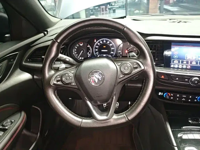 Buick Regal — Фото автомобиля 10