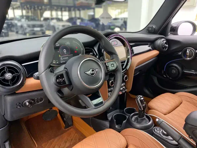 MINI MINI 2023 Facelift 2.0T COOPER S Artist 5-Door — Фото автомобиля 28
