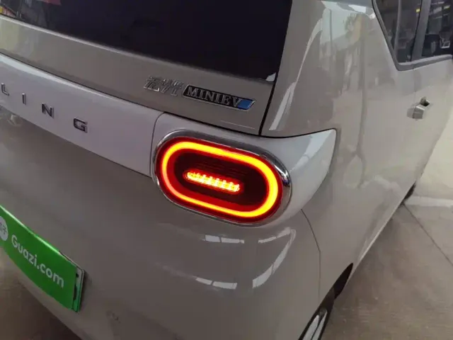 Wuling Hongguang Mini EV — Фото автомобиля 7