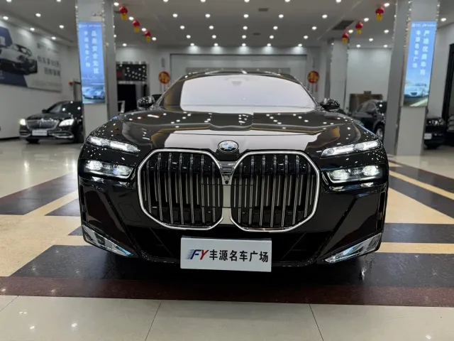 BMW 7 Series — Фото автомобиля 2