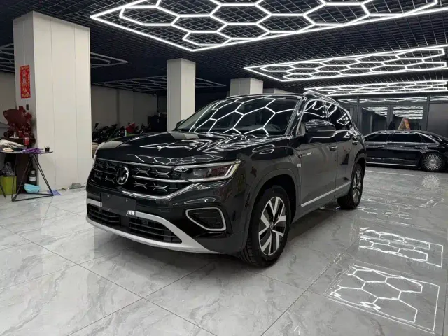 Фотография автомобиля — Volkswagen Tayron