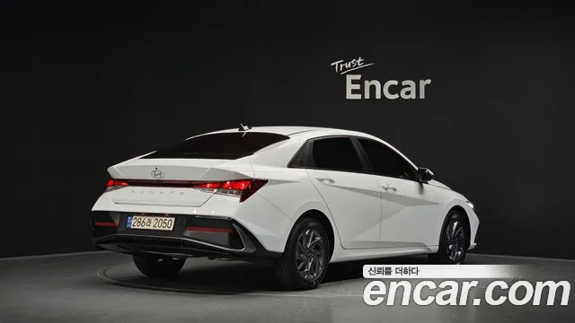 Hyundai Avante CN7 — Фото автомобиля 2