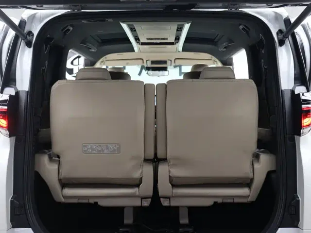 Toyota Vellfire — Фото автомобиля 10
