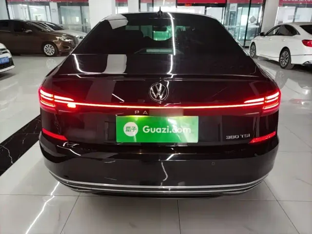 Volkswagen Passat — Фото автомобиля 5