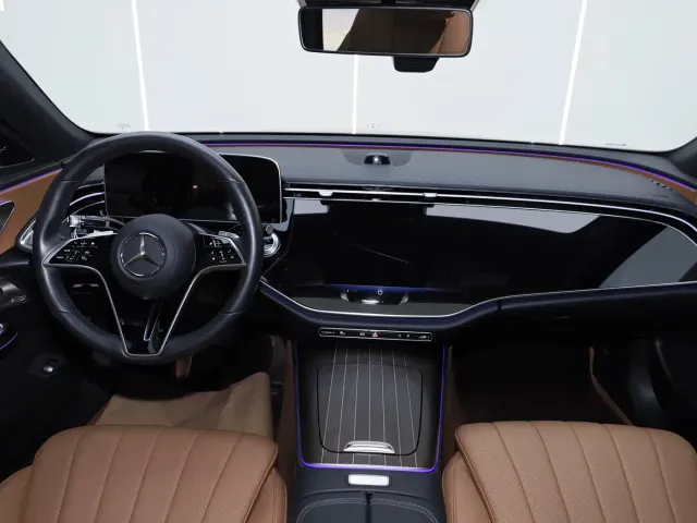 Mercedes-Benz E-Class — Фото автомобиля 25