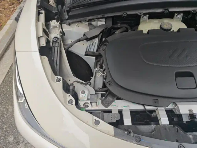 IM Motors LS6 — Фото автомобиля 21