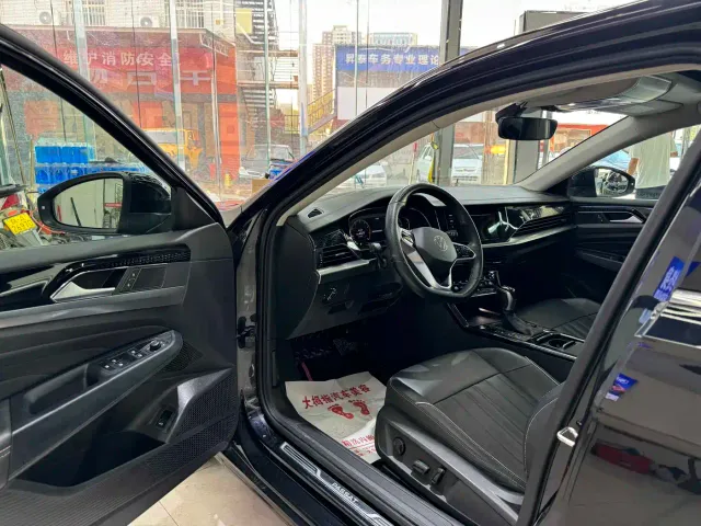 Volkswagen Passat — Фото автомобиля 3