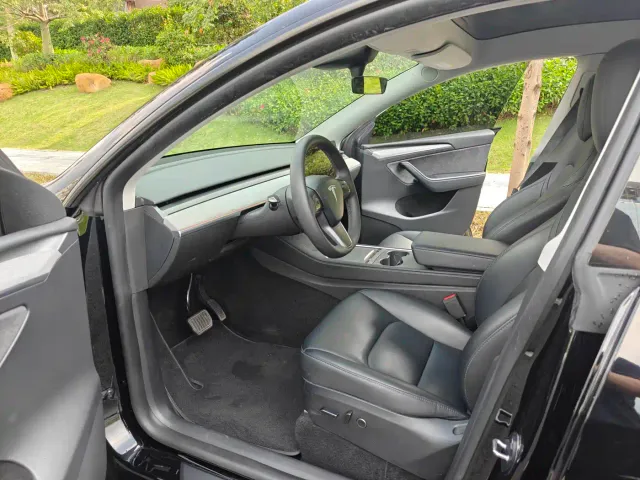 Tesla Model Y — Фото автомобиля 4