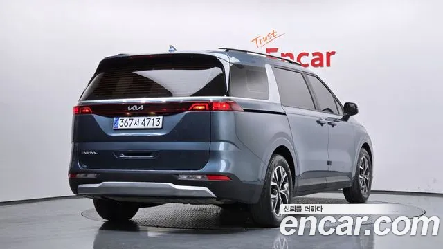 Kia Canival — Фото автомобиля 2