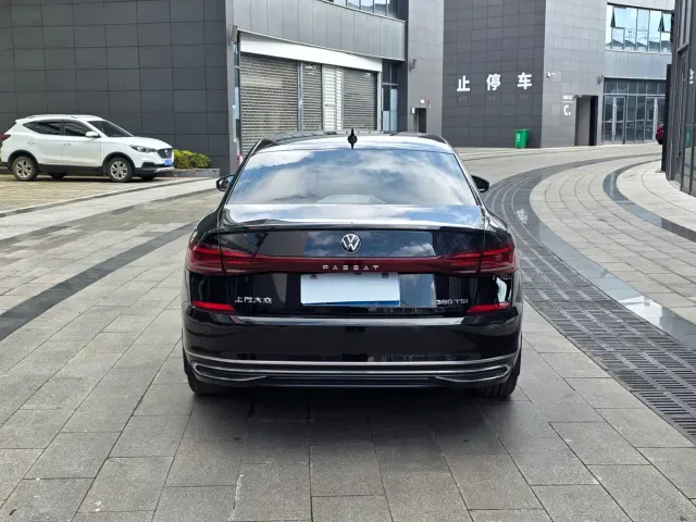 Volkswagen Passat — Фото автомобиля 5