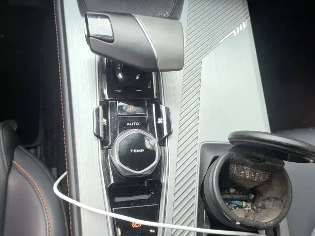 Changan Oshan Z6 EV — Фото автомобиля 10
