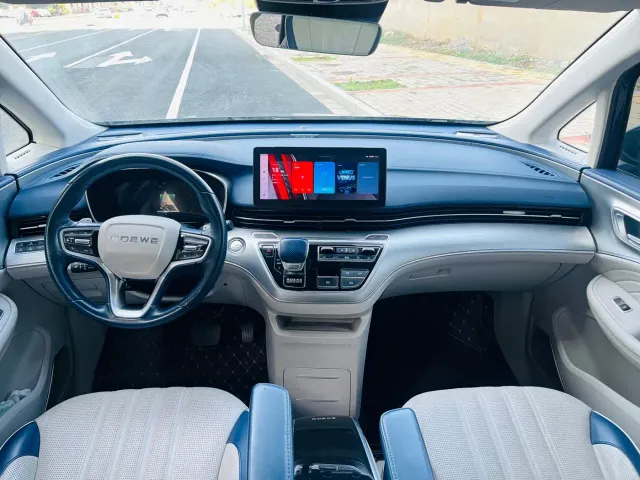 Roewe iMAX8 — Фото автомобиля 6