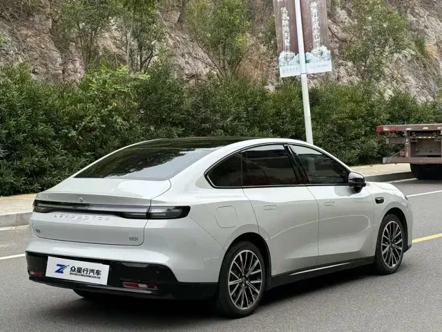 Leapmotor B01 — Фото автомобиля 5