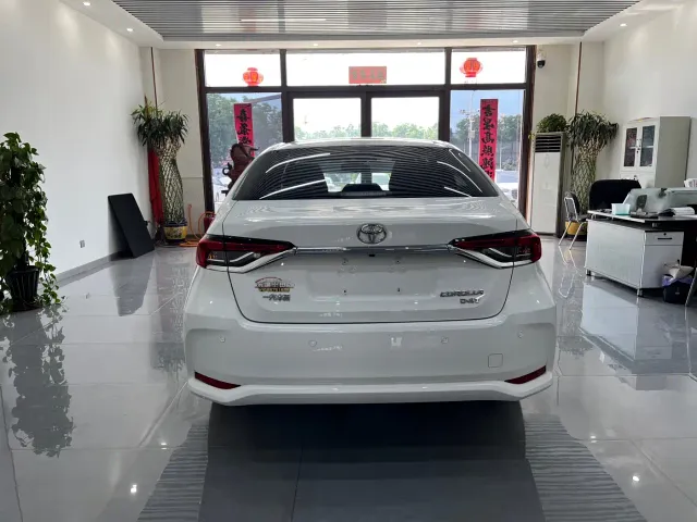 Toyota Corolla — Фото автомобиля 5