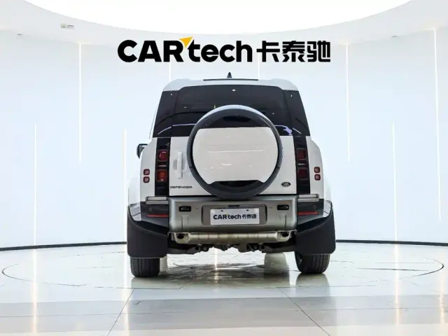Land Rover Defender — Фото автомобиля 2