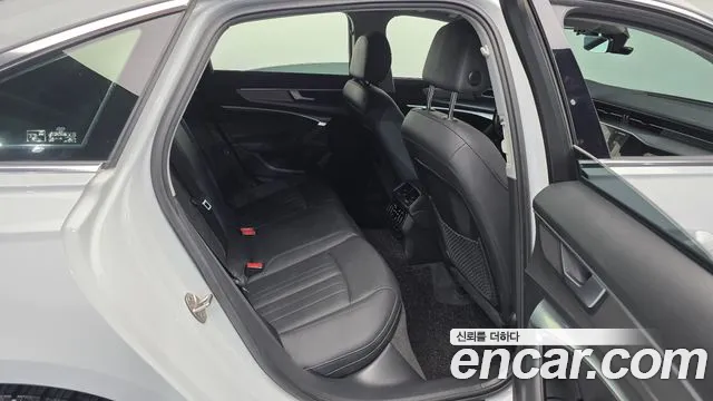 Audi A6 C8 — Фото автомобиля 12