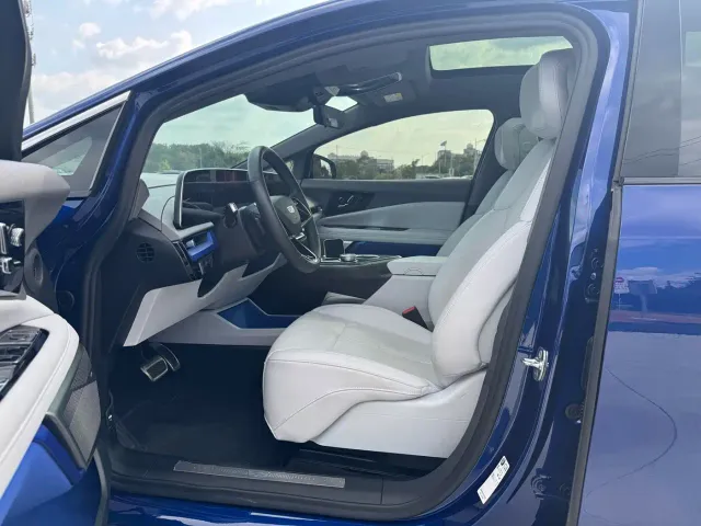 Cadillac Optiq — Фото автомобиля 5