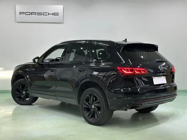 Volkswagen Touareg — Фото автомобиля 4