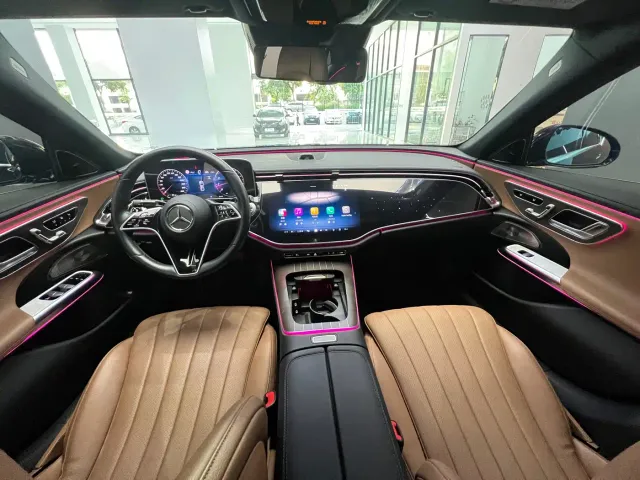 Mercedes-Benz E-Class — Фото автомобиля 5