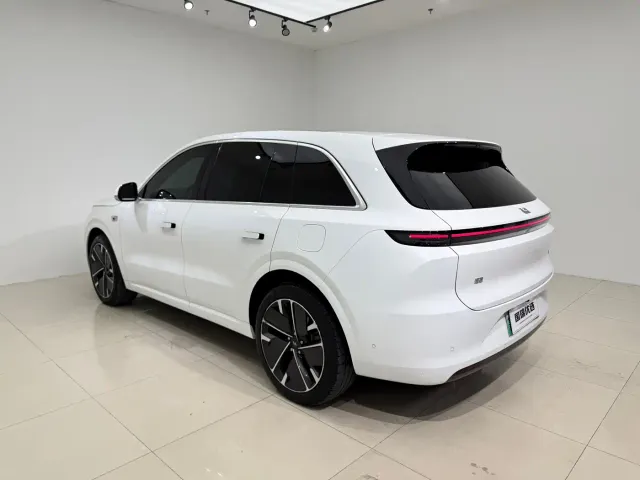 Li Auto L6 — Фото автомобиля 4
