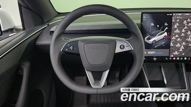 Tesla Model Y — Фото автомобиля 18