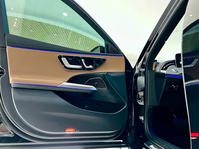 Mercedes-Benz E-Class — Фото автомобиля 19