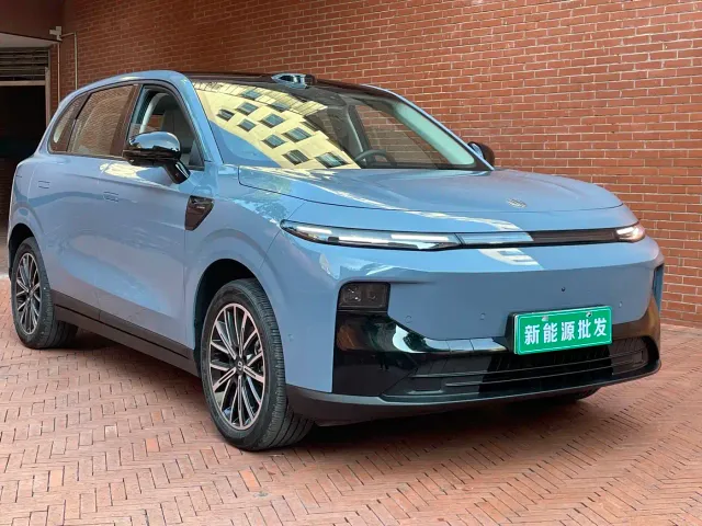 Leapmotor B10 — Фото автомобиля 3