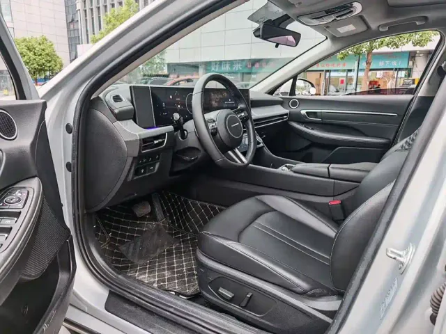 Hyundai Sonata — Фото автомобиля 2