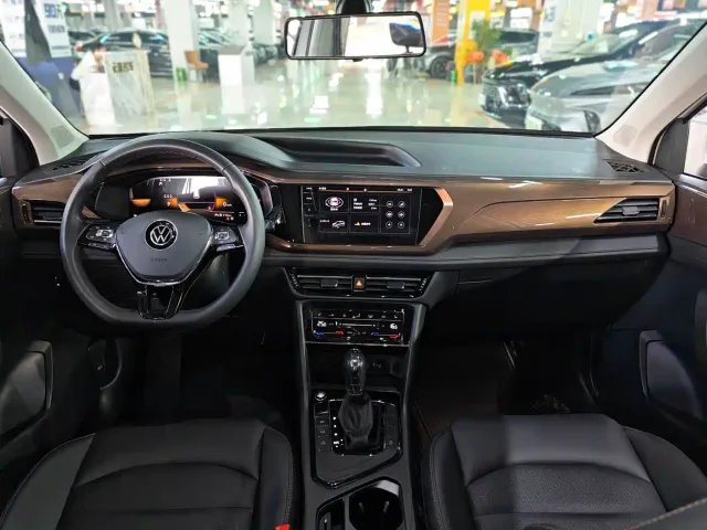 Volkswagen Tharu — Фото автомобиля 12
