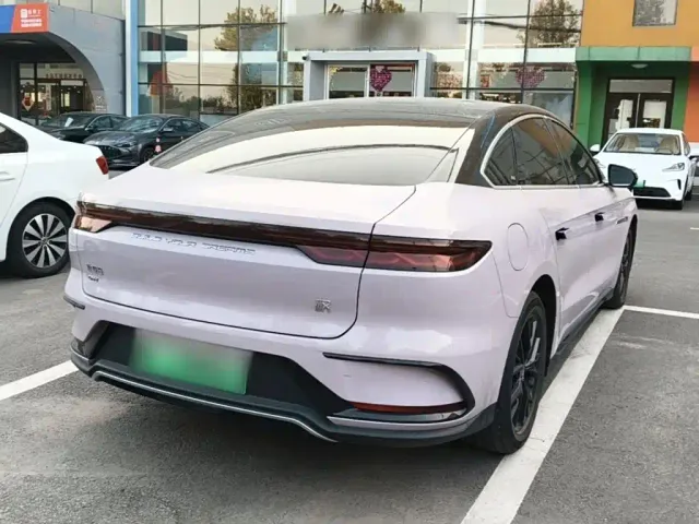 BYD Han — Фото автомобиля 6