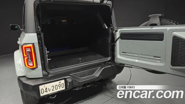 Ford Bronco 6th Gen — Фото автомобиля 26