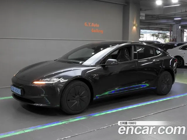 Фотография автомобиля — Tesla Model 3