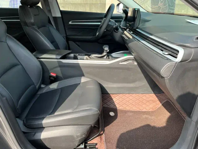 Geely Emgrand — Фото автомобиля 12