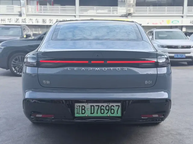 Leapmotor B01 — Фото автомобиля 4