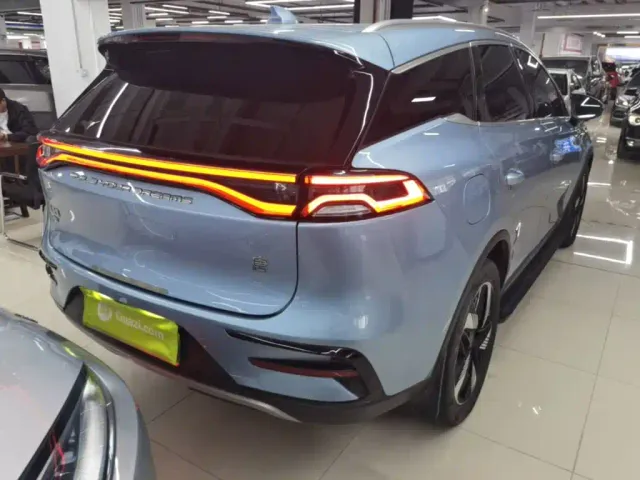BYD Tang — Фото автомобиля 6