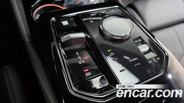 BMW 5 Series G60 — Фото автомобиля 9