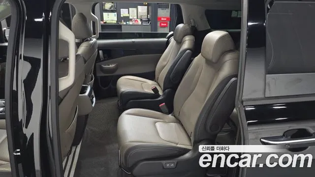 Kia Carnival Generation 4 — Фото автомобиля 16