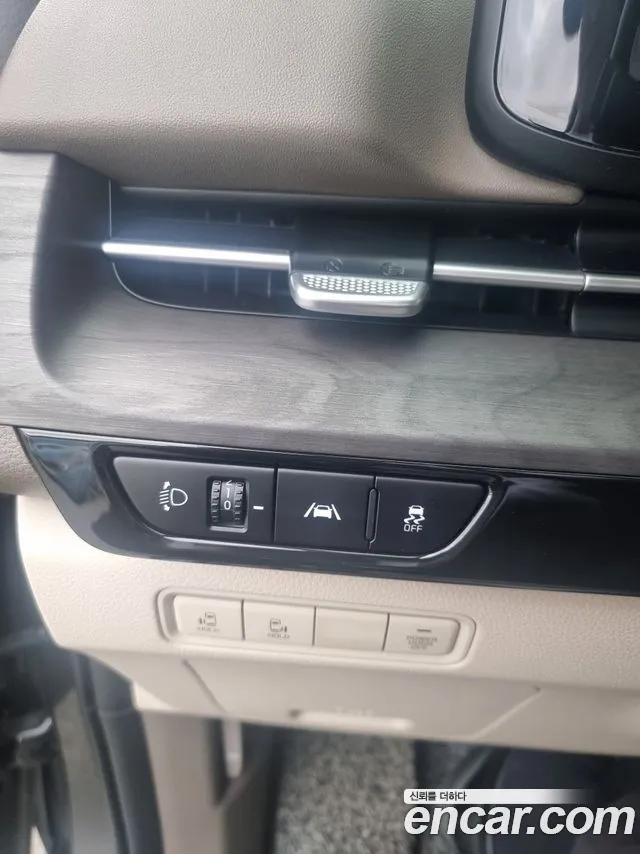 Kia Carnival Generation 4 — Фото автомобиля 15