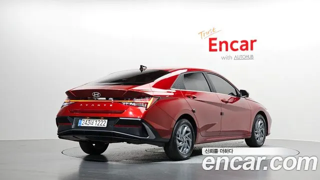 Hyundai Avante CN7 — Фото автомобиля 2