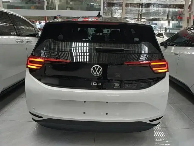 Volkswagen ID.3 — Фото автомобиля 3