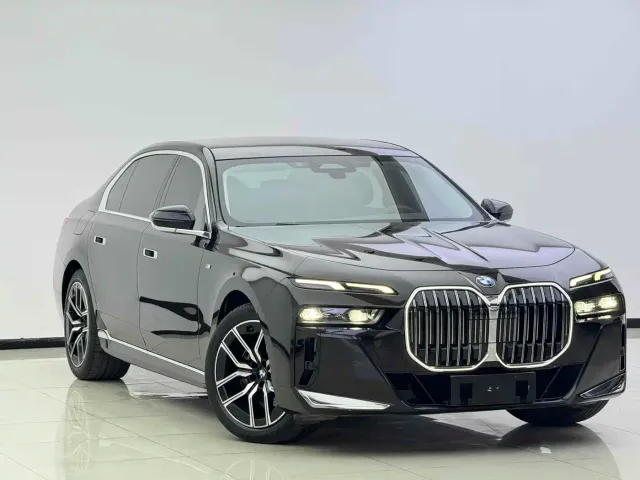 BMW 7 Series — Фото автомобиля 2