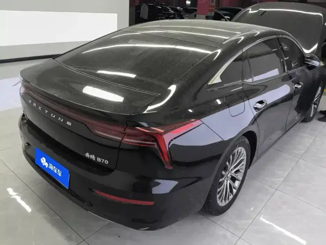 Bestune B70 — Фото автомобиля 3