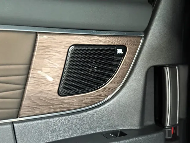 Toyota Alphard 2024 Hybrid 2.5L Prestige Edition — Фото автомобиля 17