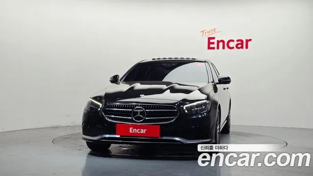 Mercedes-Benz E-Class — Фото автомобиля 3